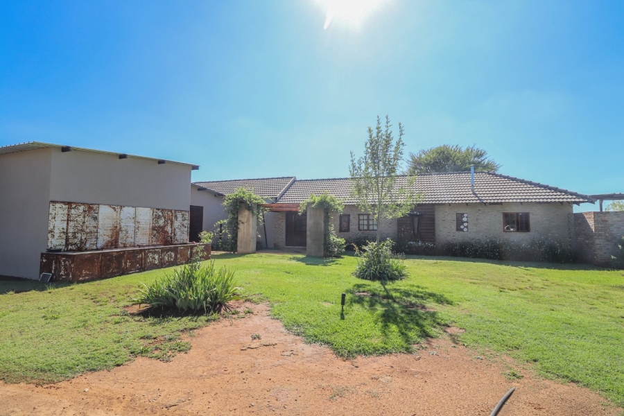 Commercial Property for Sale in La Hoff North West